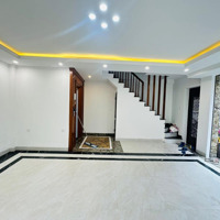 Bán Nhà Quận Thanh Xuân, View Ngã Tư Sở, Ô Tô Tránh Vào Nhà Thoải Mái, Nhà Lô Góc, Miễn Trung Gian