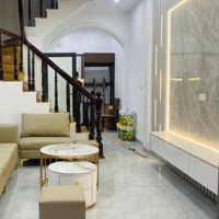 Chính Chủ Cần Bán Gấp Căn Nhà Mỹ Đình, S: 35M2, Mặt Tiền 4M, Vf3 Đỗ Cửa, Full Nội Thất
