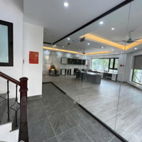 Cho Thuê Tầng 2 Mặt Sàn 80M2 - Lô Góc Quang Trung Hà Đông- Đầy Đủ Nội Thất Văn Phòng, Oto Đỗ Cửa