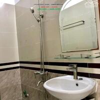  Bán Gấp Nhà Phố Nguyễn Duy Trinh, Quận 2 _ 2 tầng 4 pn _ ( 4 m 7 x 22 m ) _ Cơ Hội Hiếm Có.