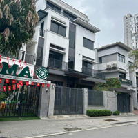 Cho Thuê Biệt Thự 240M2, Có Tầng Hầm, Đầy Đủ Nội Thất