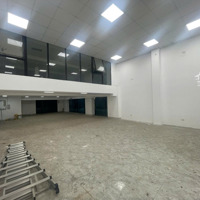 Cho Thuê Nhà Mặt Phố Hoàng Cầu,Diện Tích220M2,Mặt Tiền5.5M Nở Hậu 10M, Thông Sàn, Có Hầm Để Ô Tô, Riêng Biệt