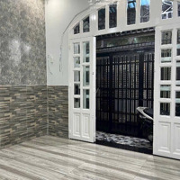 Nhà Ngang Khủng , Quận 4 , 3 Tầng Nhà Mới 100% Xách Vali Vào Ở Ngay - Giá Bán 5,8 Tỷ Tl