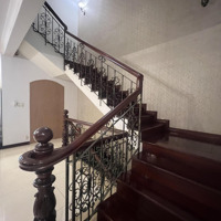 Nhà Riêng Cho Thuê Tại Đường Nguyễn Gia Trí Quận Bình Thạnh. Diện Tích: 240M2. Giá Chỉ: 60 Triệu