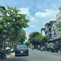 Cần Bán Nhà Mặt Tiền Đường Phan Khiêm Ích Pmh, Q7, Dt: 6X18,5M, Giá Bán 36 Tỷ Liên Hệ: 0933566766