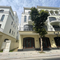 Em Đang Có Căn Căn Xẻ Khe Sân Vườn Đẹp Phân Khu Chà Là,Diện Tích98M2, Giá Bán 11 Tỷ, Nhà Mới Nguyên.