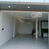 Cần Bán Gấp Căn Nhà 3 Tầng Quốc Oai Ngõ Thông Oto
