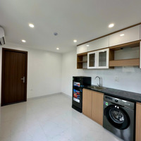 Cho Thuê Căn 1N1K Tại Đê La Thành (Gần Viện Phụ Sản Hn), Ngõ Rộng, Oto Đỗ Cách 10M, 35M2 Giá 7 Triệu8