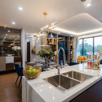 Tôi Cần Bán Gấp Căn 3 Ngủ View Công Viên Full Nội Thất Giá Chỉ Hơn 11 Tỷ.
