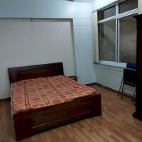 Cho thuê nhà riêng phố Văn Cao đường rộng giá tốt