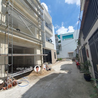 Cực Hiếm! Nhà 4 Tầng Xe Hơi Ngủ Trong Nhà, 5.5X11M 4 Phòng Ngủ 5 Vệ Sinhsát Lê Văn Thịnh Chỉ 7,X Tỷ