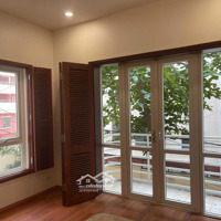 Cho Thuê Ngõ 376 Đường Bưởi B.đ 75M,4T , 5 Phòng Ngủđh Nội Thất Đầy Đủ, Đường Rộng Oto Vào Nhà Giá 24 Triệu