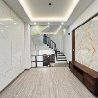 Bán Gấp Nhà Phân Lô Ngõ 1150 Đường Láng - 46M - 5T- 6 Ngủ Full Nt Ở Luôn- Ô Tô Đỗ, Chạy Vòng Quanh.