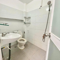Cho Thuê Phòng Trọ Tại Dương Quảng Hàm, Cách Đh Văn Lang 200M 3,8 Triệu, 20M2