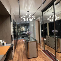 Bán Nhà Võ Thị Sáu, Thang Máy Nhập, Trước Nhà 4M, 60M2 Đủ Công Năng
