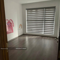 Cho Thuê Căn Hộ Diamond Brilliant 3Pn  2 Vệ Sinh141 M² View Hồ Mát Mẻ, Tầng Cao 26 Triệu/Tháng