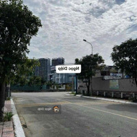 Nhỉnh Hơn 3 Tỷ Nhận Ngay Đất 160M2 Ngay Cổng Verosa Khang Điền,Mặt Tiền8M Liên Phường, 5P Ra Tới Q2 Sr