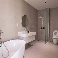 Nam Việt Á Villa 3 Mặt Tiền, 11 Phòng Ngủ 464M2 Đất Sổ, Sân Vườn 1600M2, Chỉ 50 Tỷ Dương Tử Giang.
