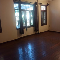 Cho Thuê Nhà Nguyên Căn Nguyễn Khánh Toàn.diện Tích123M2, 5 Tầng, 5 Ngủ, Khách, Bếp, Hầm Rộng, Giá 28 Triệu