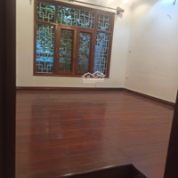 Cho Thuê Nhà Nguyên Căn Nguyễn Khánh Toàn.diện Tích123M2, 5 Tầng, 5 Ngủ, Khách, Bếp, Hầm Rộng, Giá 28 Triệu