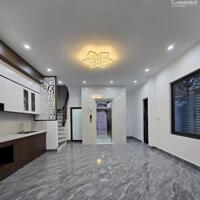 CẦN BÁN NHÀ 6 TẦNG THANG MÁY,  TỨ HIỆP, MẶT ĐƯỜNG Ô TÔ TRÁNH, KINH DOANH ĐỈNH