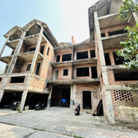 Biệt Thự Xây Thô Sau Quận Uỷ Tây Hồ, 96M2 4 Tầngmặt Tiền8M, Vỉa Hè Ô Tô Tránh, Ô Chờ Thang Máy, 43 Tỷ