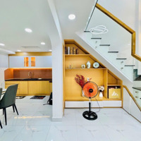 Nhà Ngộp Sơn Lại Như Mớidiện Tích40M2 Sổ Sẵn Đường Luỹ Bán Bích Giáp Đầm Sen Q11 Đang Cho Thuê 6 Triệu/Tháng