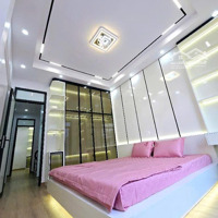 Họ Hàng Hoàng Mai Nhờ Căn 6 Tầng 42M2, Mới Koong, Thang Máy , Xây Uy Tín Chỉ 9,2 Tỷ