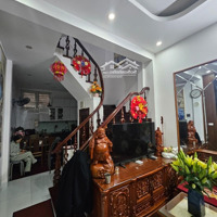 Bán Nhà Phân Lô,Phố Cầu Giấy,Quận Cầu Giấy. Diện Tích: 40M2 Xây 4 Tầng- Giá Bán 8,9 Tỷ Có Thương Lượng.