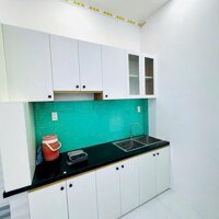Sang gấp nhà đẹp MT Hoàng Xuân Nhị, Phú Trung, Tân Phú. Giá cắt lỗ 4tỷ050/căn 86m2, ngang 5m. SHR