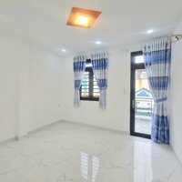 Sang gấp nhà đẹp MT Hoàng Xuân Nhị, Phú Trung, Tân Phú. Giá cắt lỗ 4tỷ050/căn 86m2, ngang 5m. SHR