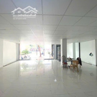 Mặt Phố Hoàng Cầu - Tòa Vp 8 Nổi 1 Hầm - Thang Máy - View Hồ.