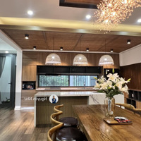 Bán Bt Nam Việt Á, 200M2 Ngang 10M, Vận Hành Air B&B 5- 6 Triệu/ Đêm. 5 Pn Vip- Hồ Bơi Xịn. 2X Tỷ