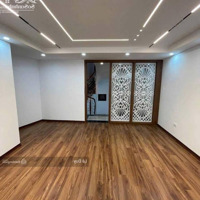 Chỉ 9,2Tỷ Có Ngay Nhà 6T Thang Máy,Diện Tích45M2 Phố Hào Nam, Đống Đa.20M Ra Oto, Full Nội Thất.sổ Vuông