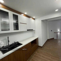 Chỉ 9,2Tỷ Có Ngay Nhà 6T Thang Máy,Diện Tích45M2 Phố Hào Nam, Đống Đa.20M Ra Oto, Full Nội Thất.sổ Vuông