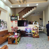 Bán Nhà Trệt Lầu Đường Nhựa 10 M Thông ,Vỉa Hè 2 Bên, Gần Đường Lê Hồng Phong Dĩ An
