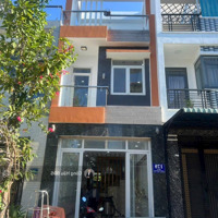 Chính Chủ Bán Nhà Trệt- 2 Lầu Kdc Phú Hồng Thịnh, Tp. Dĩ An. Gồm 3Pn- 4 Vệ Sinh Sổ Hoàn Công.giá: 4.8 Tỷ