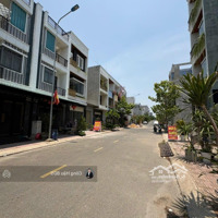 Chính Chủ Bán Nhà Trệt- 2 Lầu Kdc Phú Hồng Thịnh, Tp. Dĩ An. Gồm 3Pn- 4 Vệ Sinh Sổ Hoàn Công.giá: 4.8 Tỷ