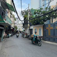 Siêu Phẩm 4 Tầng. Dtich 82M2. Ngang 6,8M.hẽm Xe Hơithông Ra Đường Hoa. Chỉ 9,X Tỷ Trung Tâm Phú Nhuận