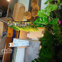 Gấp Bán - Nhà Khu Vực Hàng Xanh - Giáp Q1 - Dtsd 320M2 - Ngang 5M - 5 Tầng Cực Đẹp - 10.X Tỷ Tl