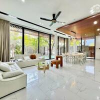 Villa lô góc ,hồ bơi - Ngay cổng sân bay - Giá 22 tỷ .
