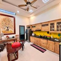 BÁN NHÀ 5.4 TỶ 4 TẦNG 74M2 CÓ SÂN ĐỂ Ô TÔ VỊ TRÍ VIP KHU HOÀ VƯỢNG