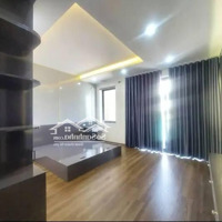 Nhà Lô Góc Phố 19/5, 5 Tầng, 7 Tỷ, 1 Phút Đi Bộ Tới Hồ Văn Quán