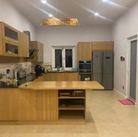 Biệt Thự Hồ Bơi, 2Mt Đẹp Nhất Nguyễn Văn Hưởng - 458M2 - Giá Tốt 130 Tỷ!!