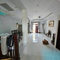 Nhân - Nhà Nguyễn Bỉnh Khiêm Ngang 7,5M Cách Biển 150M