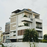 Biệt Thự Đẹp Ngay Đảo Kim Cương - 466M2 Hồ Bơi Sân Vườn Đẹp- Nội Thất Cao Cấp - Dọn Vào Ở Ngay