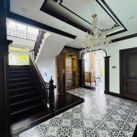 Biệt Thự Đẹp Ngay Đảo Kim Cương - 466M2 Hồ Bơi Sân Vườn Đẹp- Nội Thất Cao Cấp - Dọn Vào Ở Ngay
