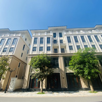 Nghe Thời Đại Thôi Là Thấy Uy Tín Rồi Ạ
- Diện Tích 60M - Cách Chân Đế Chung Cư 30M Giá Bán 8Tỷ