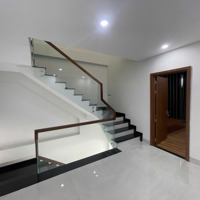 Cho Thuê Nhà Đầy Đủ Nội Thất 4 Phòng Ngủ Sun Casa Central