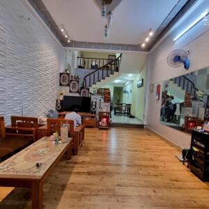 Cho thuê nhà mặt tiền đường Trần Hưng Đạo, đầu Cầu Rồng, 3PN, 90m2